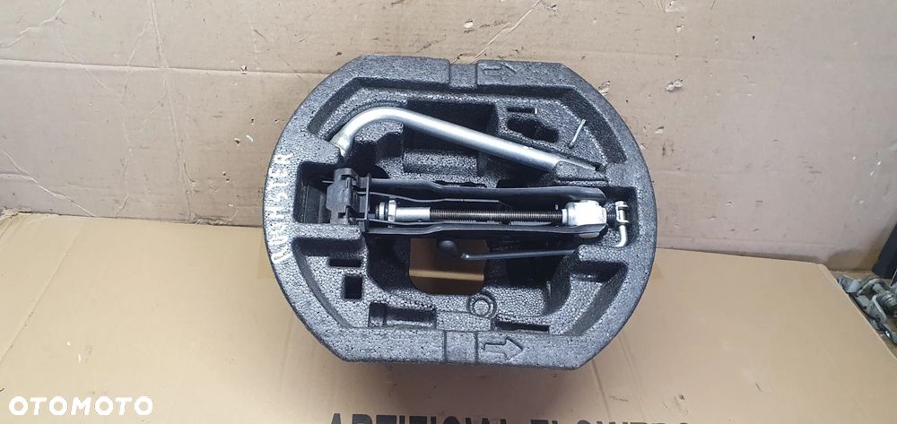 Wkład bagażnika styropian klucz lewarek oryginał Skoda Roomster 5J7012115A - 1