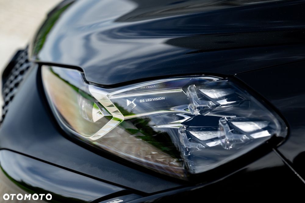 DS Automobiles DS 3 Crossback 1.2 PureTech Performance Line + - 8