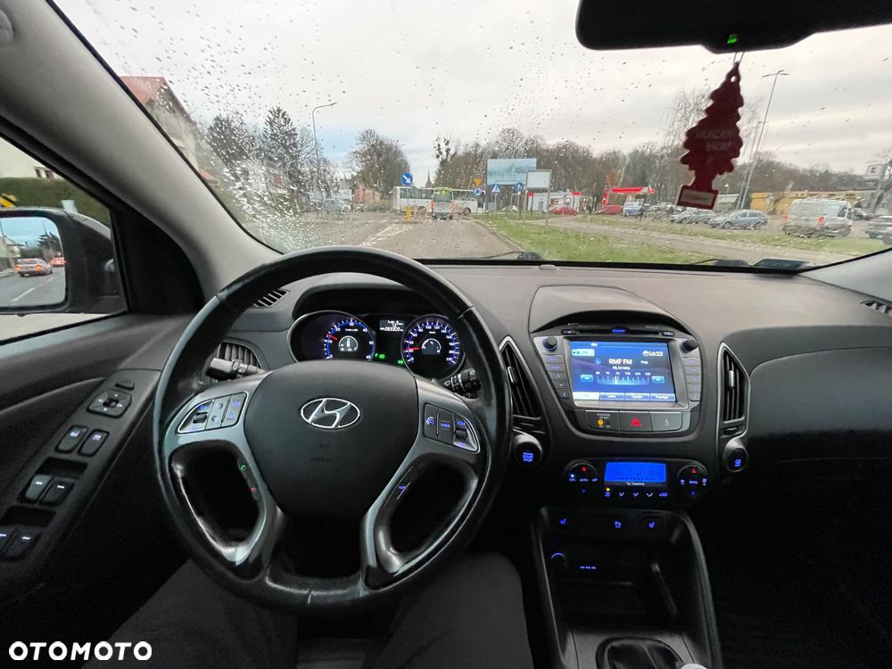 Hyundai ix35 2.0 CRDi 4WD Fifa World Cup Gold Edition - 9