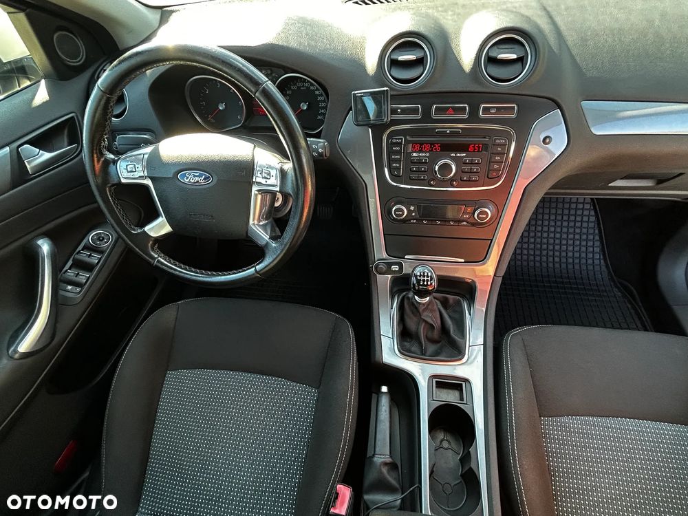 Ford Mondeo 2.0 TDCi Ambiente - 10