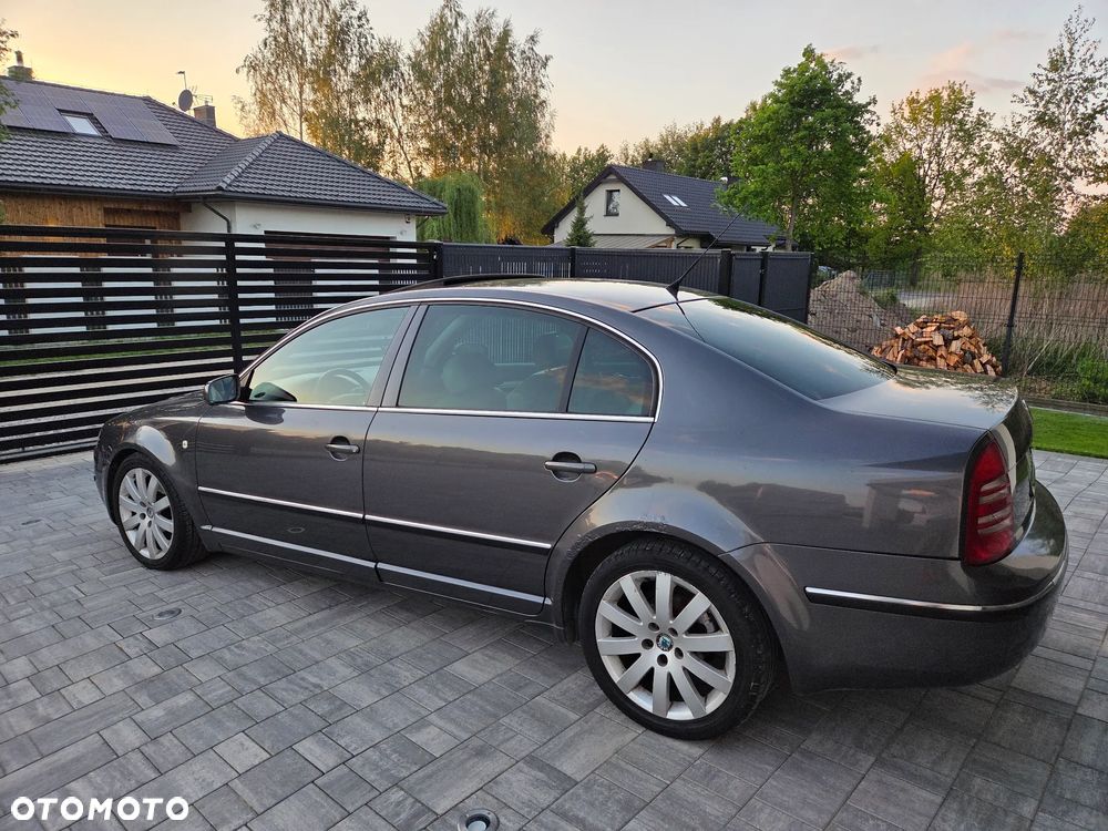 Skoda Superb 2.0 TDI DPF Exclusive - 9