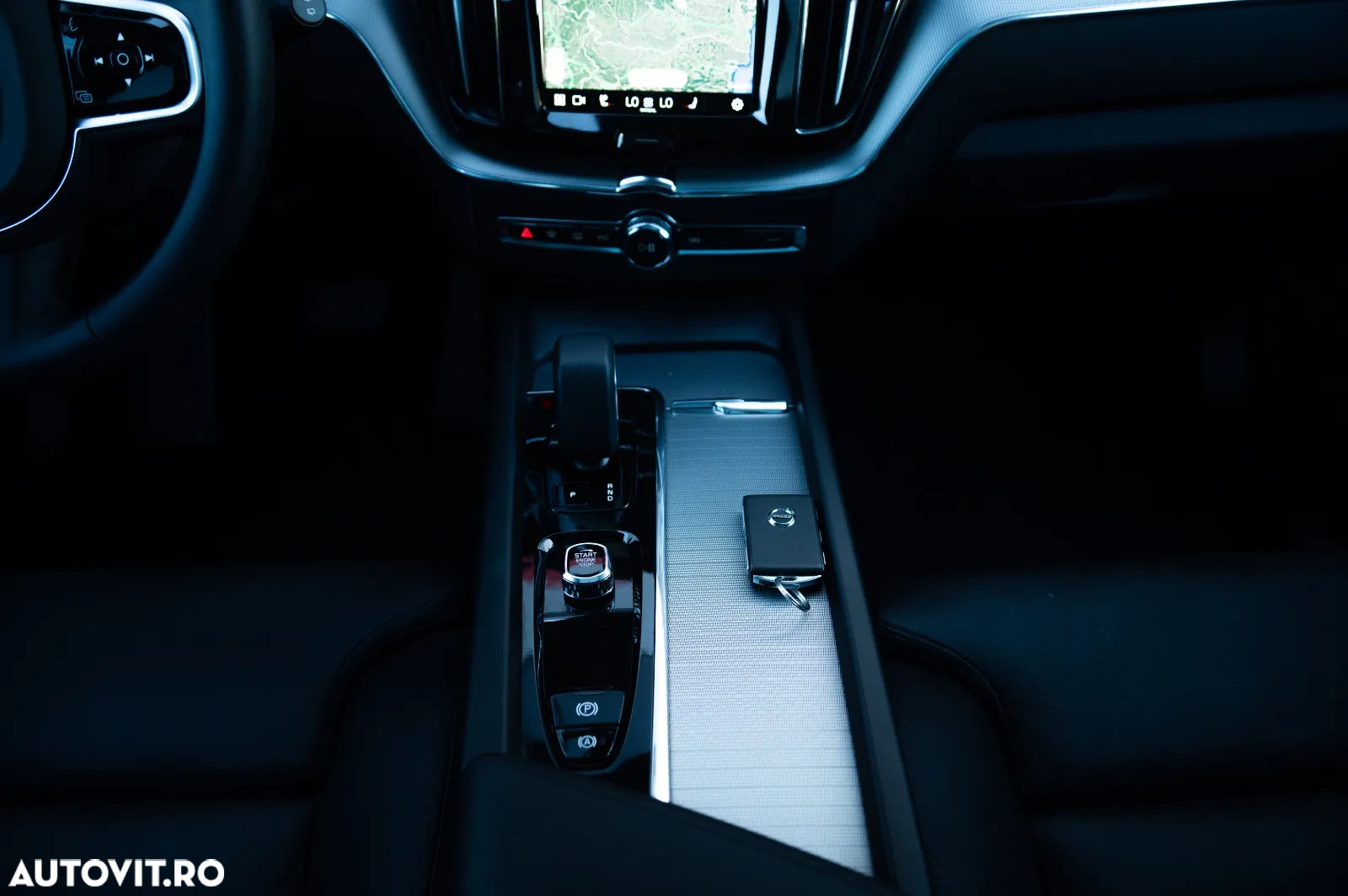 Volvo XC 60 T8 AWD Recharge Plus Dark - 23