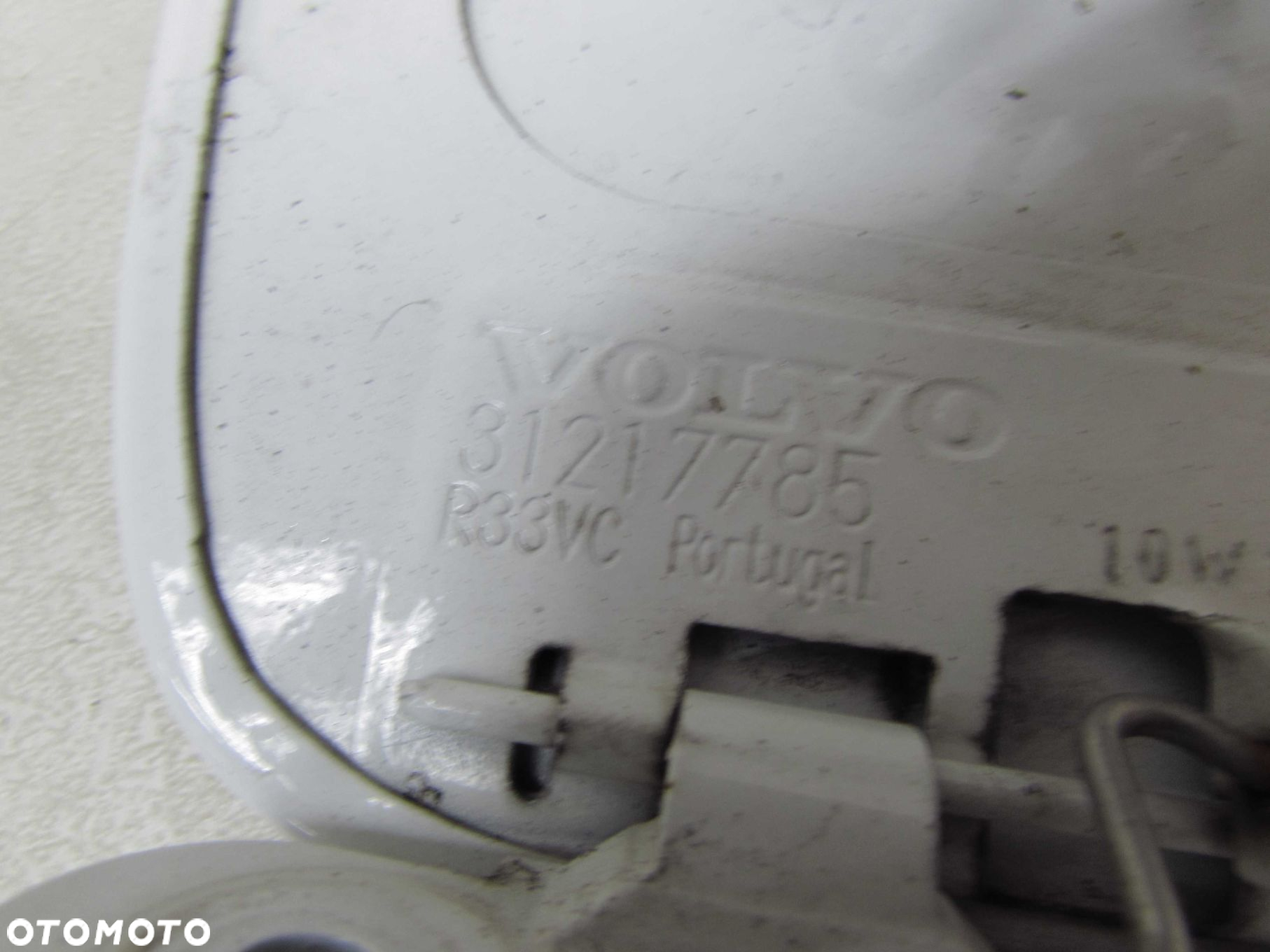 VOLVO C30 06-13 KLAPKA KOREK WLEWU PALIWA 31217785 614-46 - 6