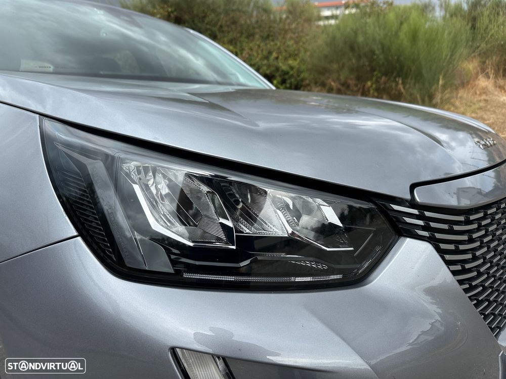 Peugeot e-2008 - 12