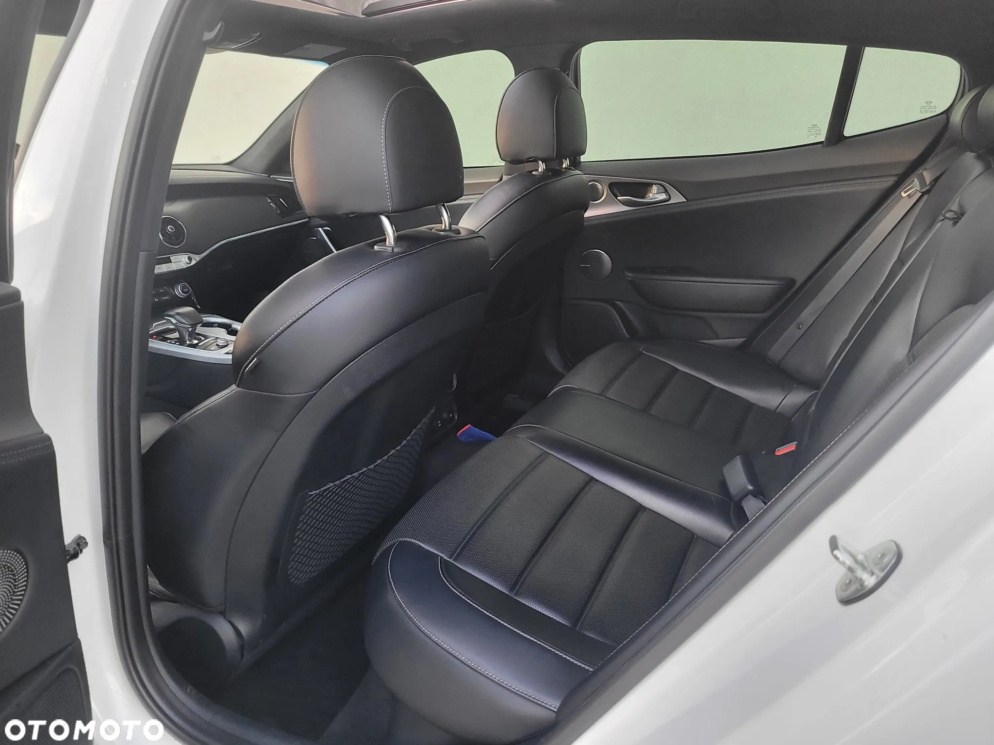 Kia Stinger 3.3 T-GDI V6 GT AWD - 16