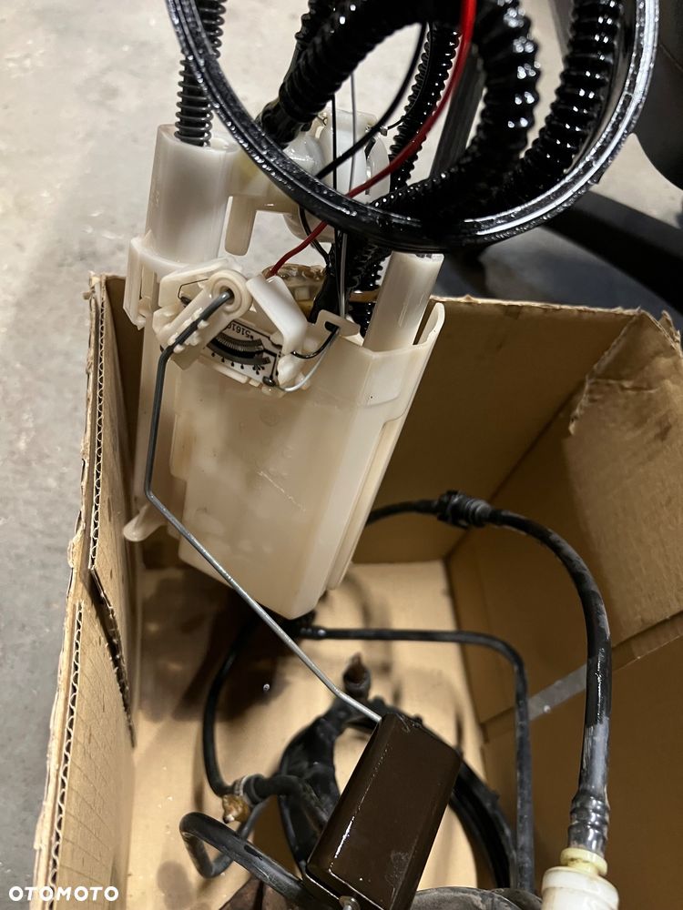 Pływak paliwa z pompą Nissan Navara d40 pathfinder r51 v6 3.0dci - 1