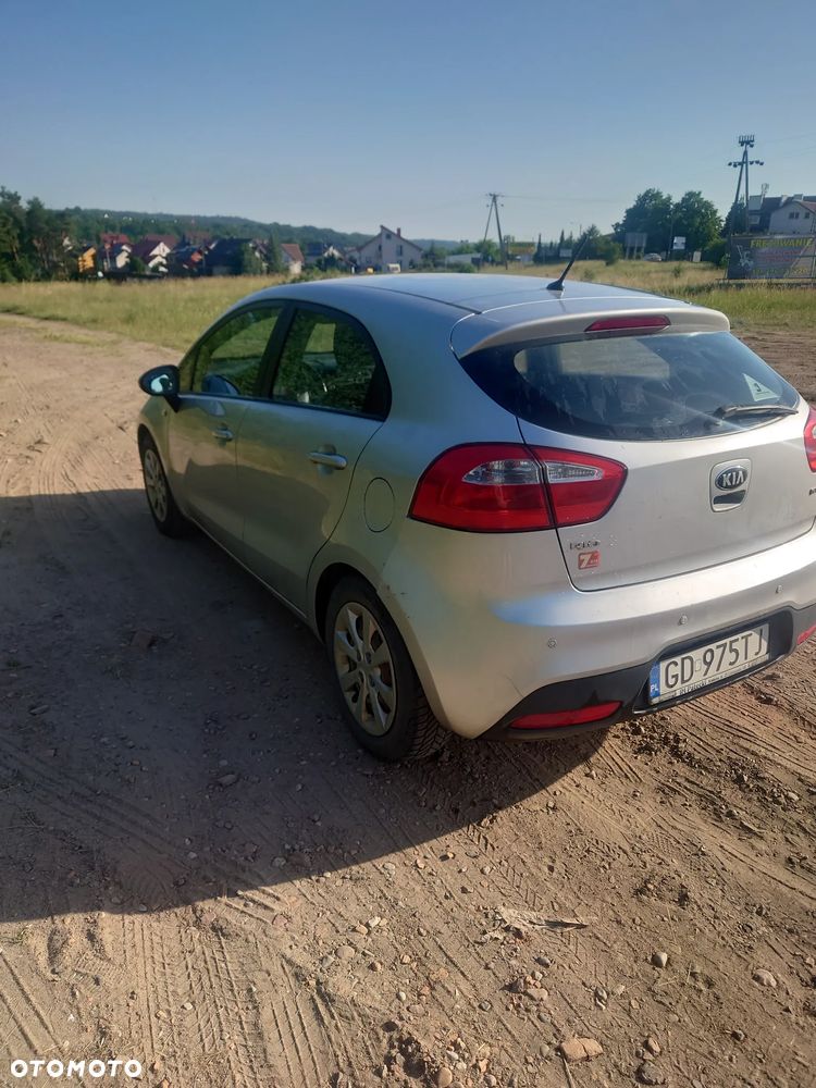 Kia Rio 1.4 crdi M - 6
