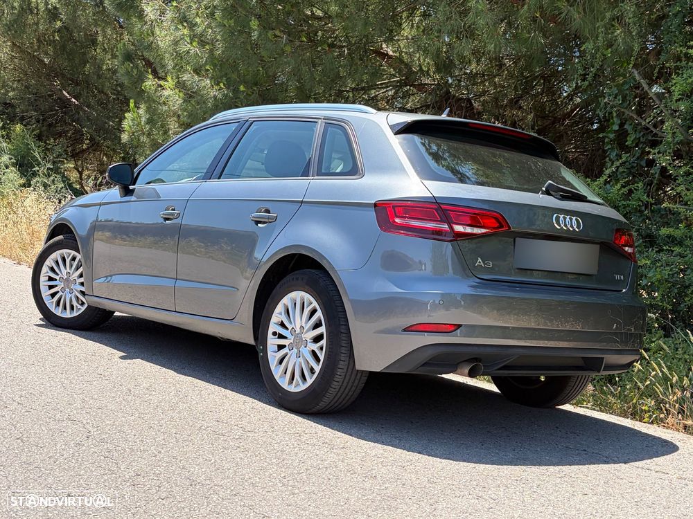 Audi A3 Sportback 1.6 TDI Advance Ultra - 4