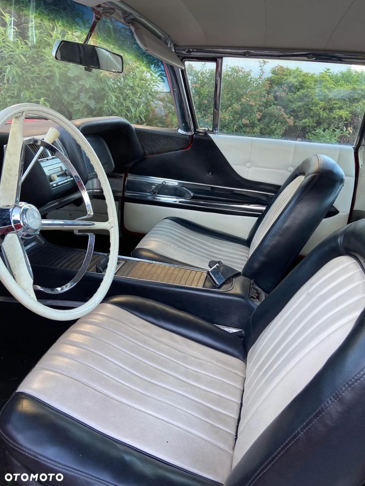 Ford Thunderbird - 9
