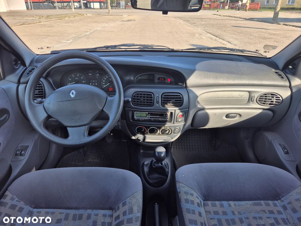 Renault Megane 1.4 RN 16V - 9