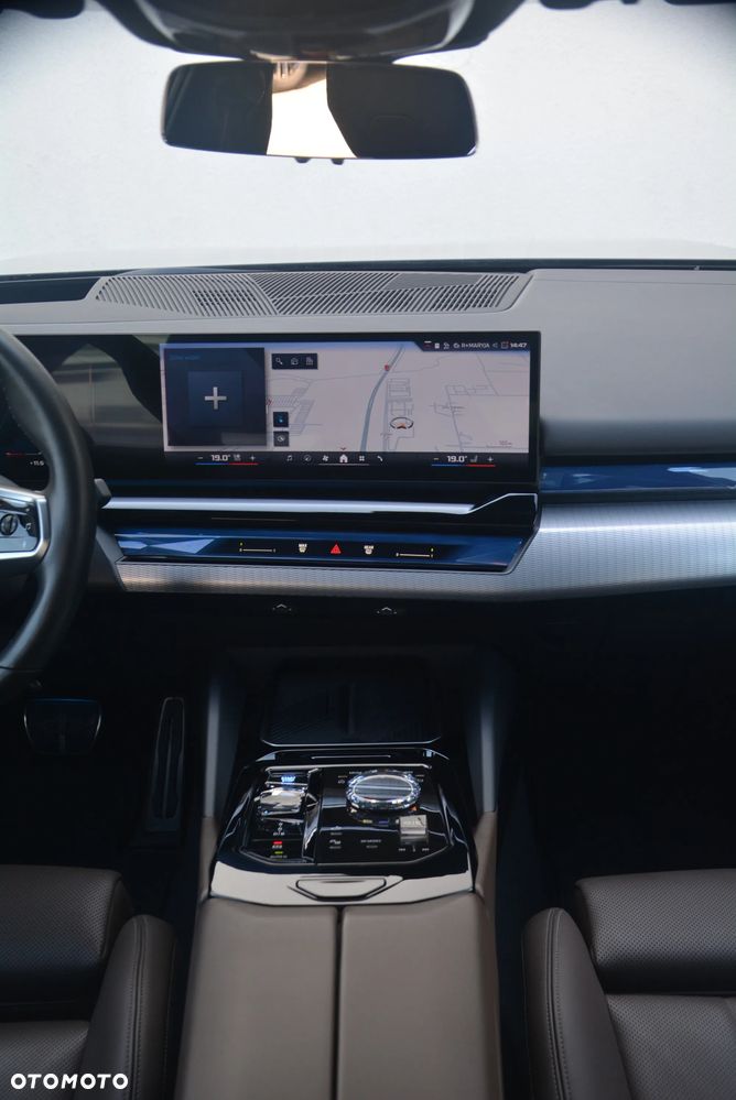 BMW i5 83.9kWh M60 xDrive - 9