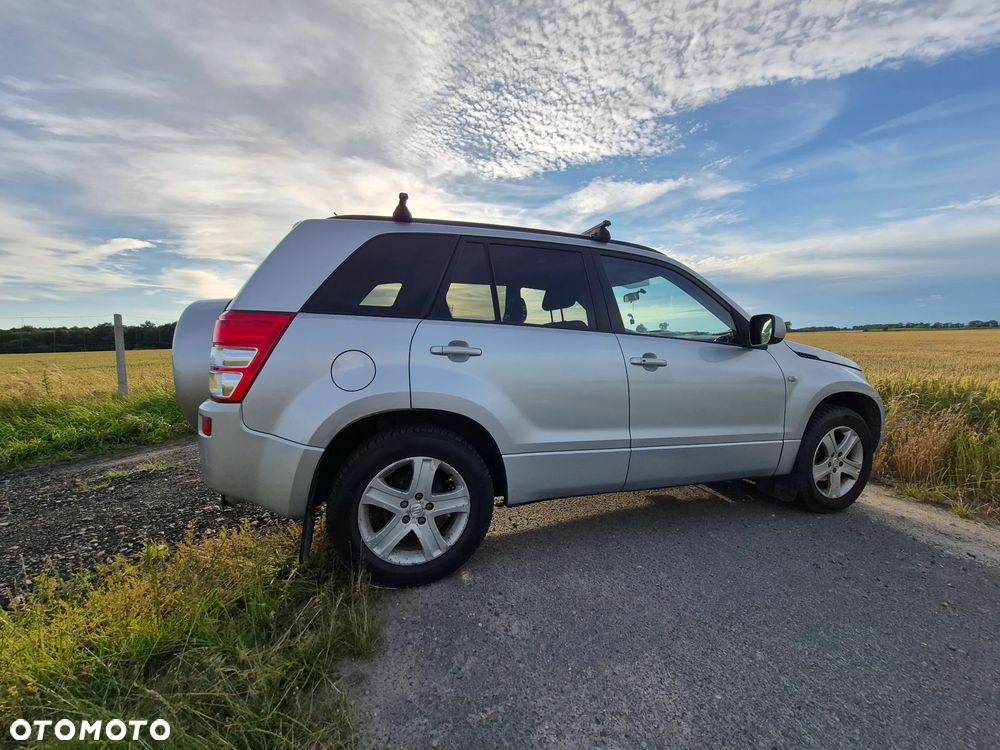 Suzuki Grand Vitara 2.0 - 1