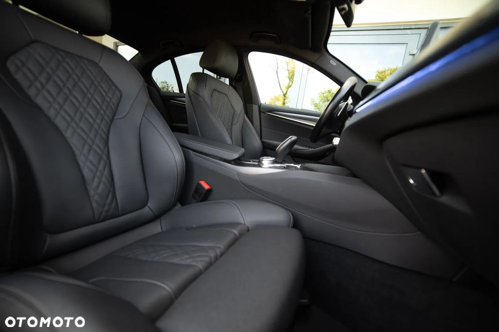 BMW Seria 5 520d M Sport sport - 26