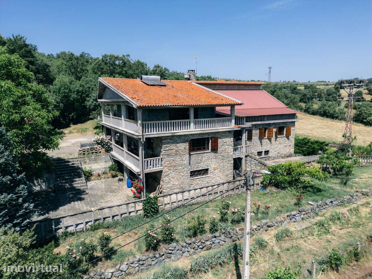 Quinta com Moradia T5 em Gralhós, Macedo de Cavaleiros - Grande imagem: 2/60