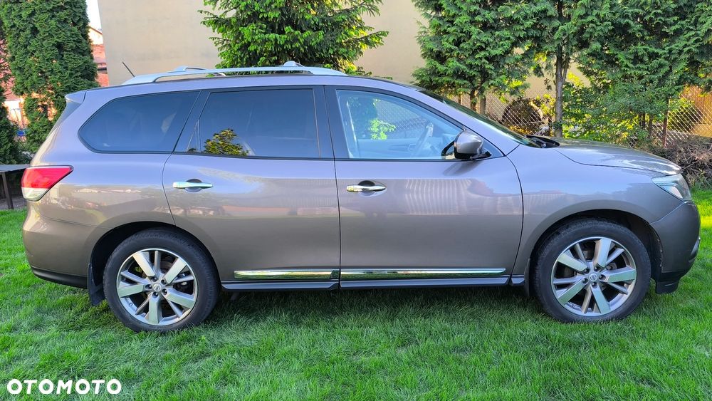 Nissan Pathfinder - 3