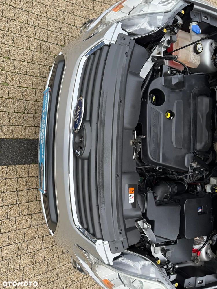 Ford Kuga 2.0 TDCi 2x4 SYNC - 24