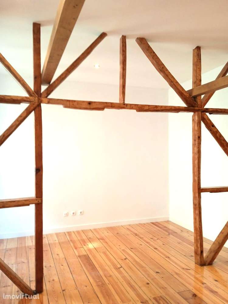 Apartamento T2 Remodelado - Pátio com anexo - Grande imagem: 5/26