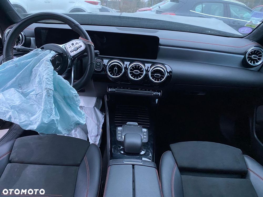 Mercedes-Benz CLA 250 e 8G-DCT AMG Line - 8