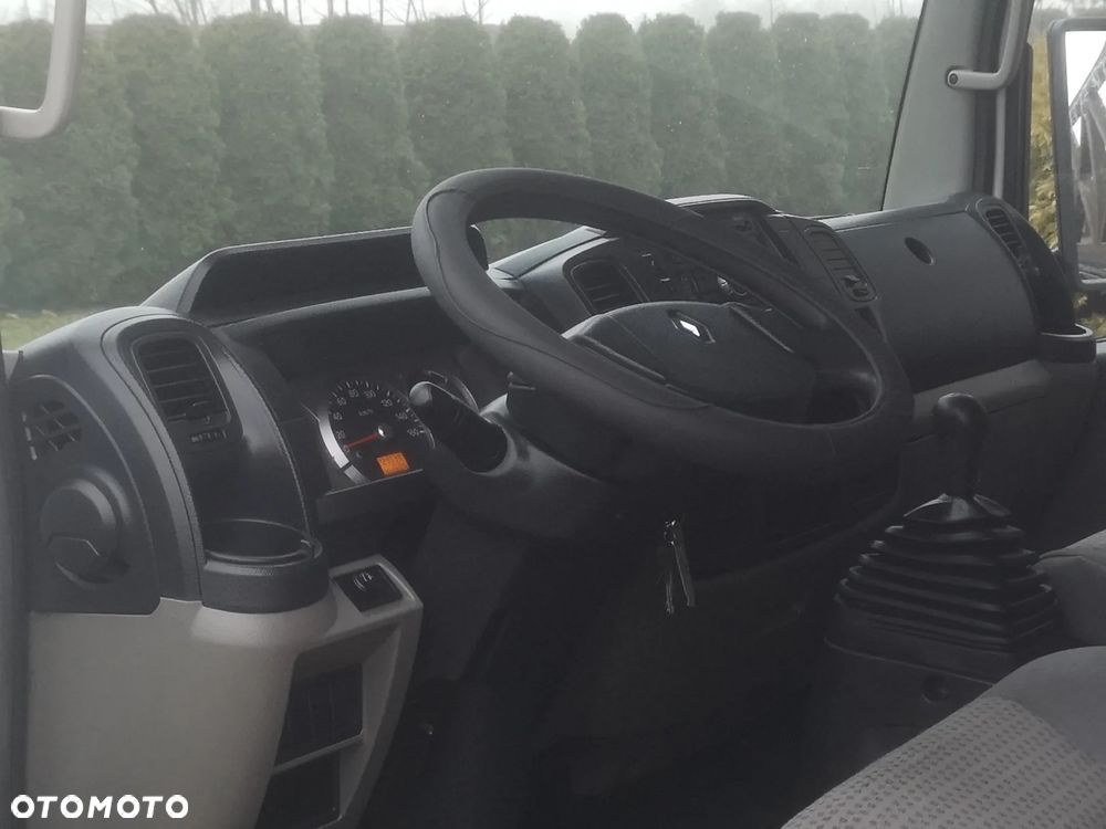 Renault Maxity 2.5dXi 140 - 10