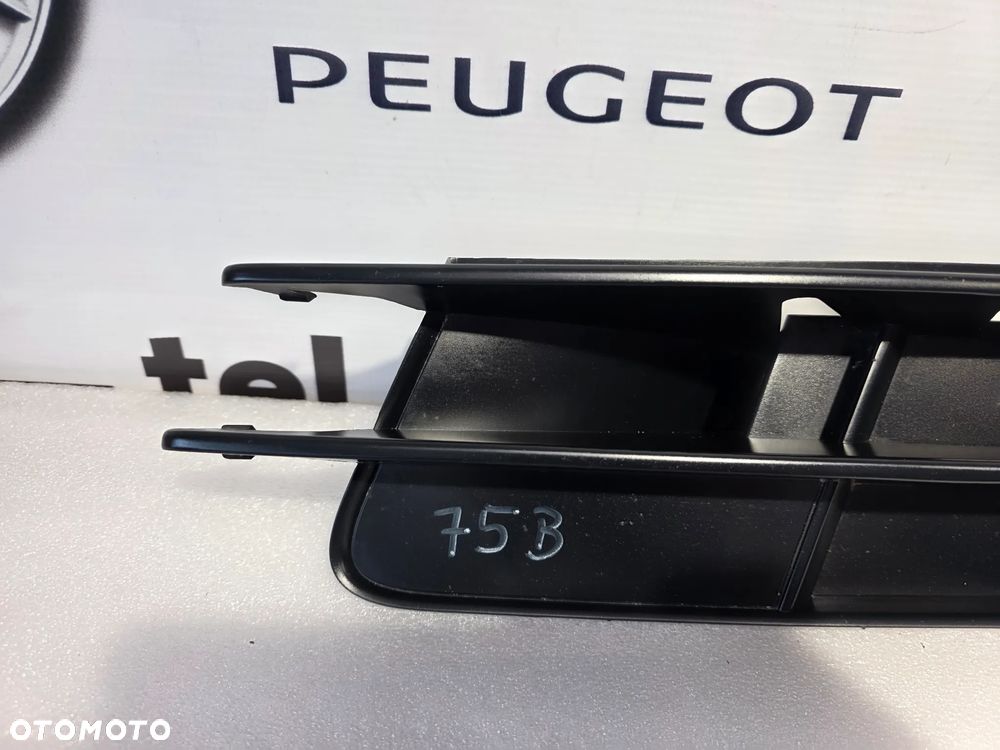 AUDI Q7 4L0 06- LEWA / PRAWA KRATKA BOCZNA ZDERZAKA PRZEDNIEGO PRZÓD NR 4L0807682 + 4L0807152 / 4L0807681 + 4L0807151 NR AUKCJI KB75 - 10