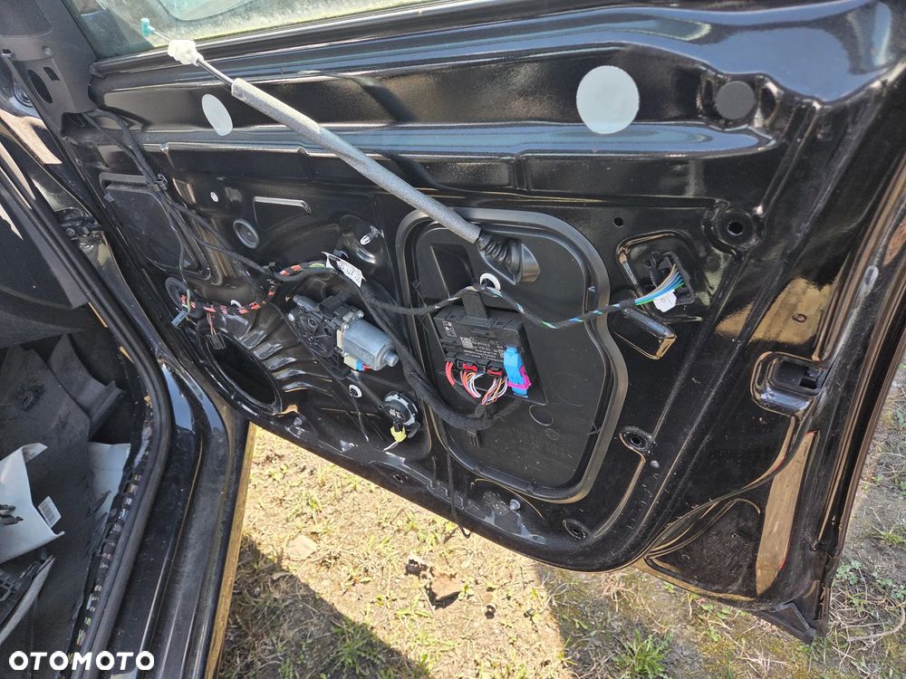 Drzwi Prawe Przód CZARNE [Tu wpisz model, np. Skoda Octavia II] 2005r. - 4