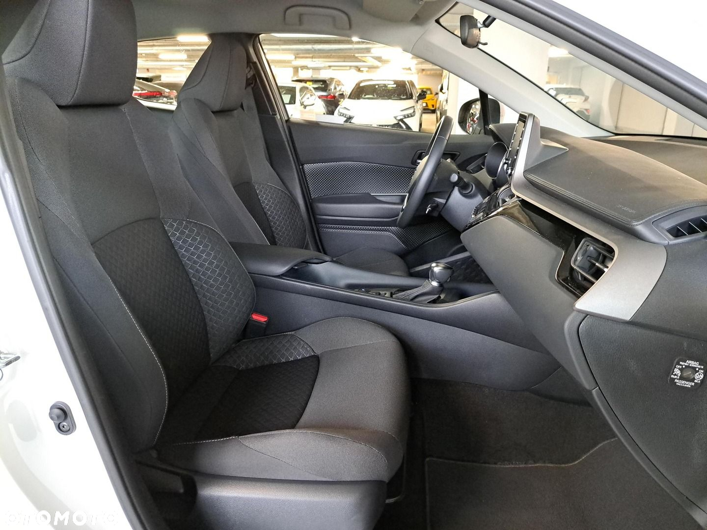 Toyota C-HR - 14