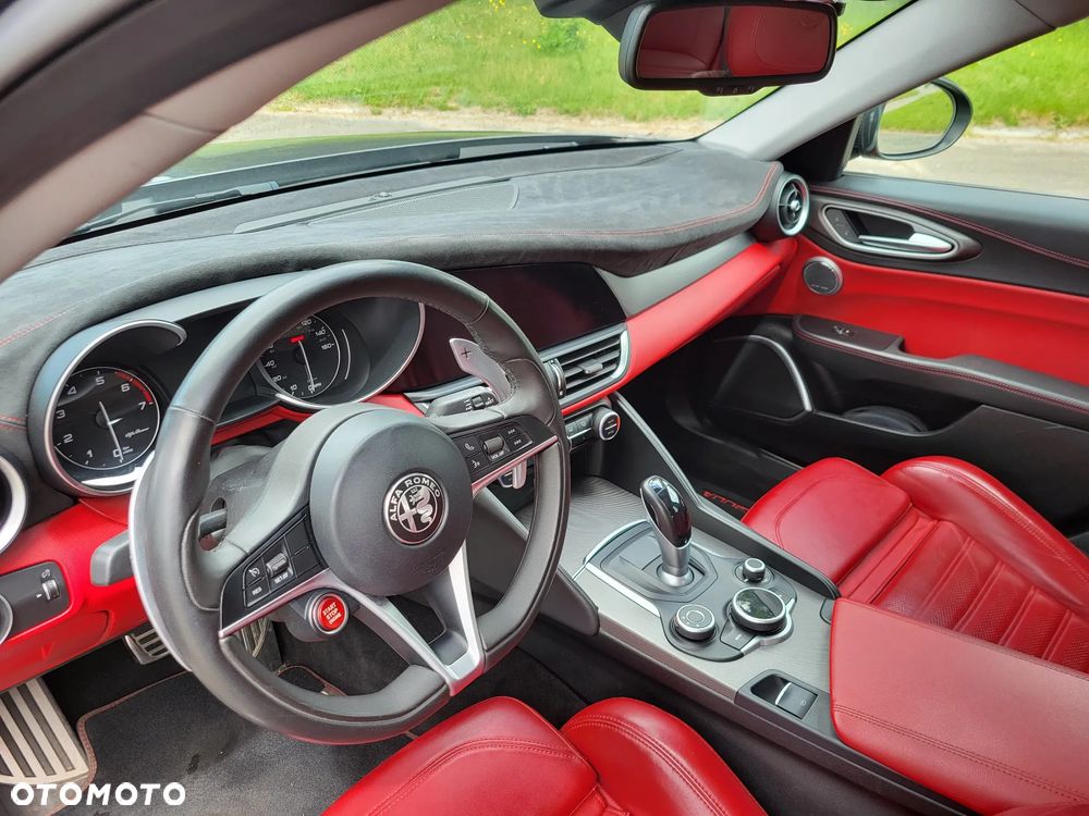 Alfa Romeo Giulia 2.0 Turbo 16V AT8-Q4 Ti - 31