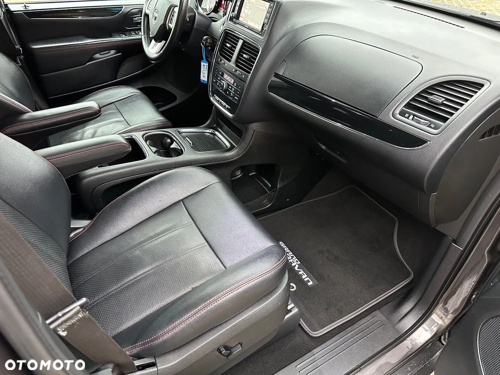 Dodge Grand Caravan 3.6 R/T - 13