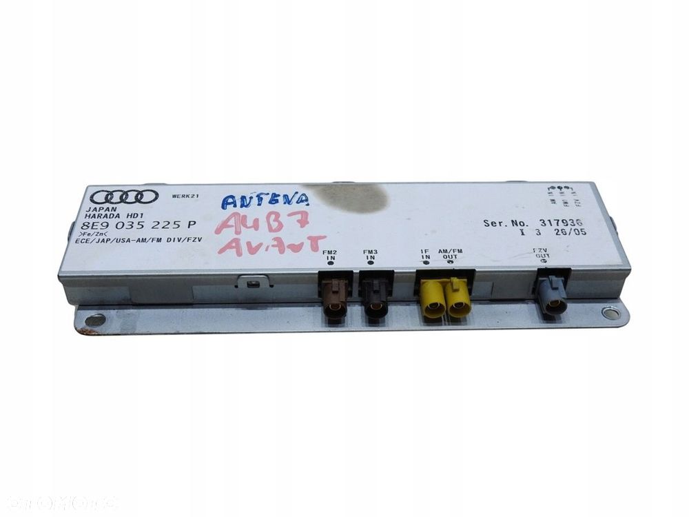WZMACNIACZ ANTENY AUDI A4 B7 8E9035225P - 1