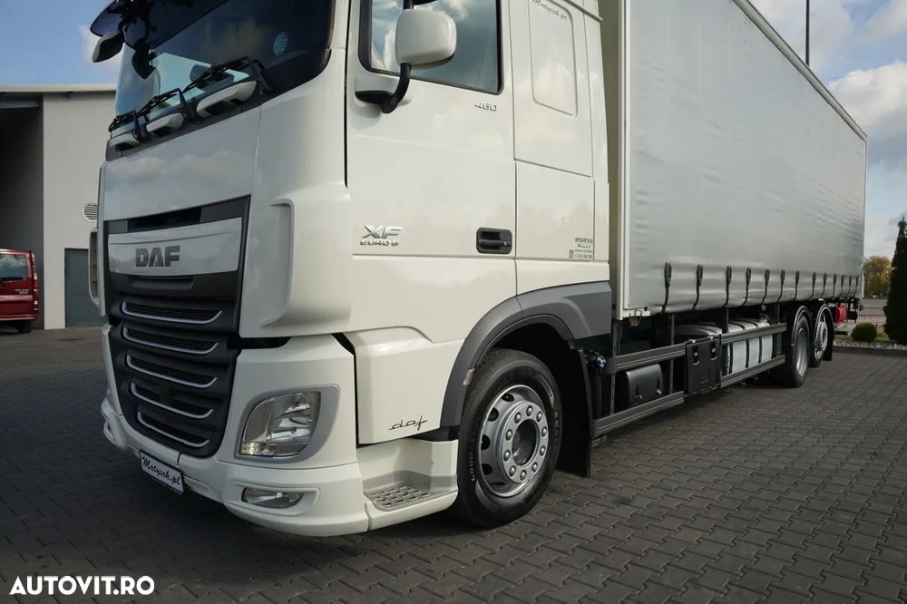DAF XF 460 / 6x2 / PRELATĂ CULISANTĂ - 9,4 m / CAMION RIGID / PLATFORMĂ HIDRAULICĂ DHOLLANDIA - 1.500 kg /  I- PARK COOL / PODEA REZISTENTĂ (HEAVY-DUTY) / - 11