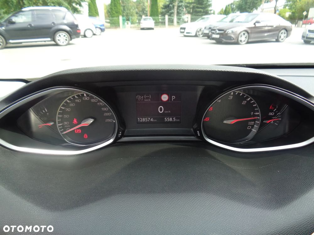 Peugeot 308 BlueHDi 130 EAT8 Stop & Start Active Business-Paket - 28