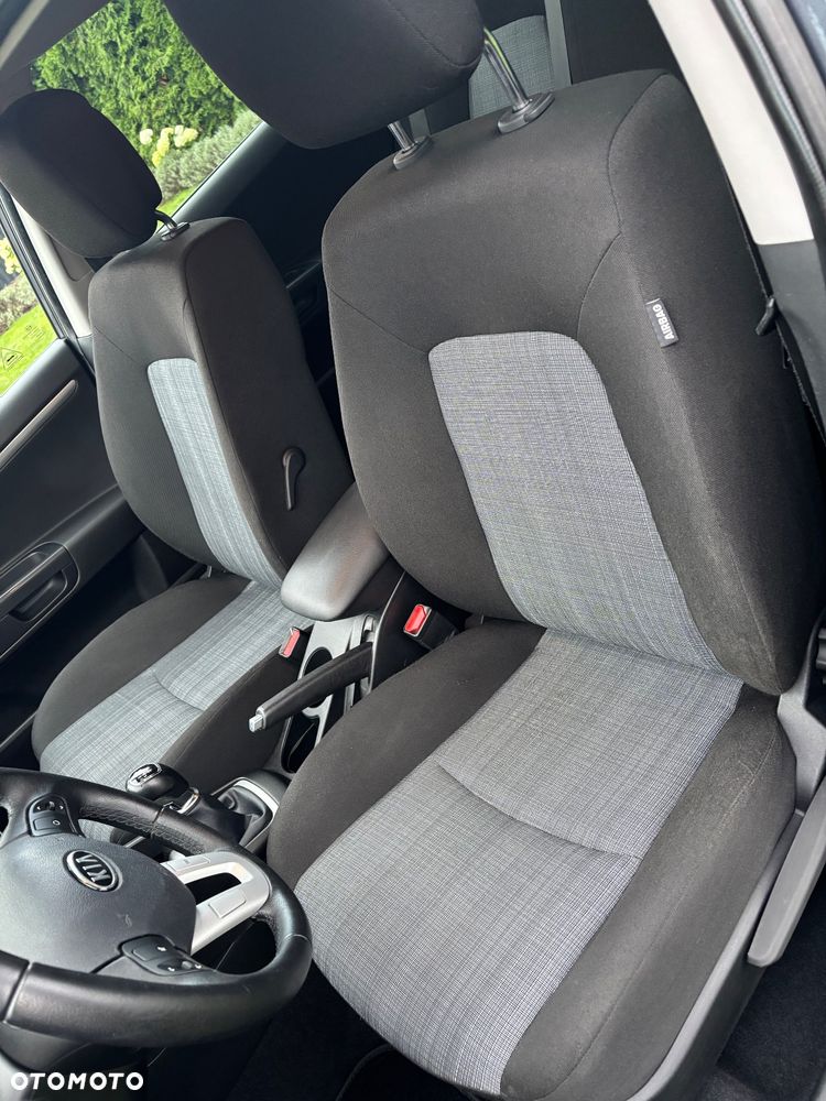 Kia Ceed 1.4 CVVT Dream-Team Edition - 2