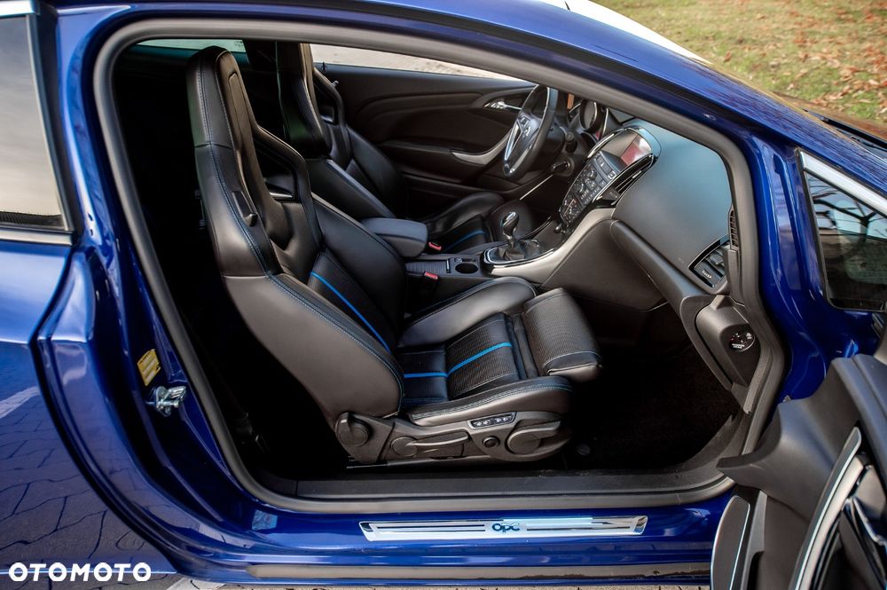 Opel Astra OPC Start/Stop - 25