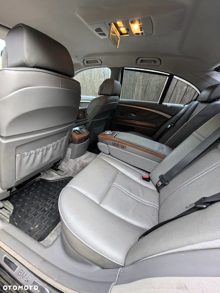 BMW Seria 7 - 17