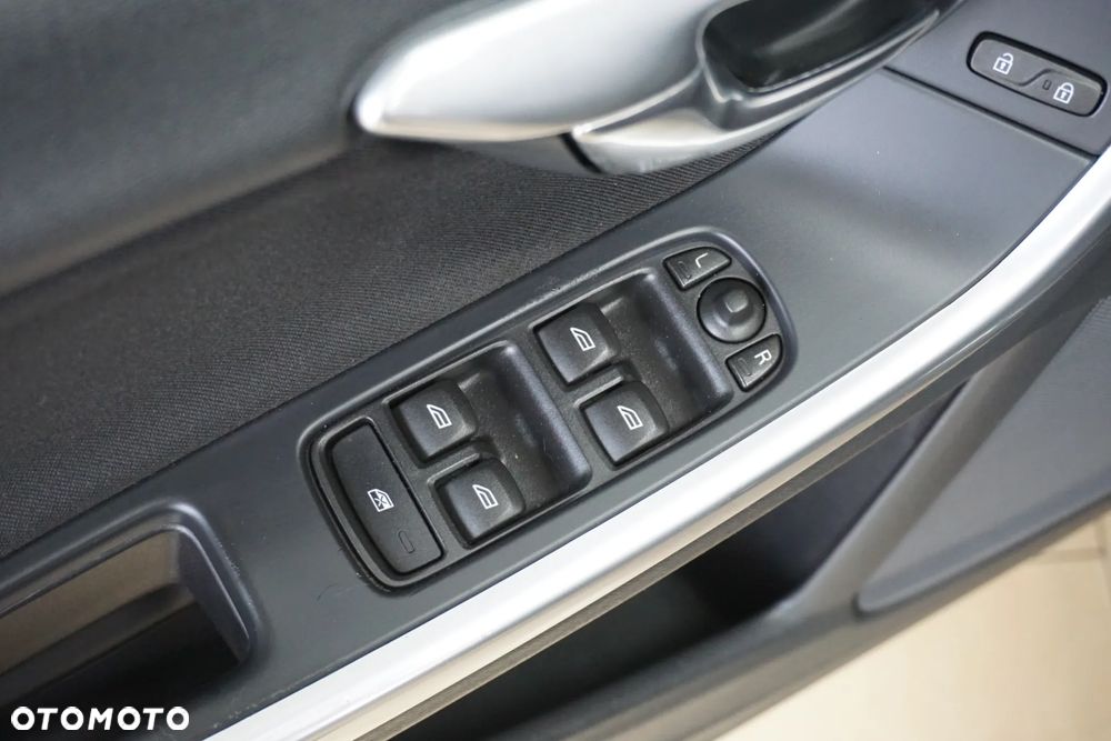 Volvo V60 DRIVe Kinetic - 25