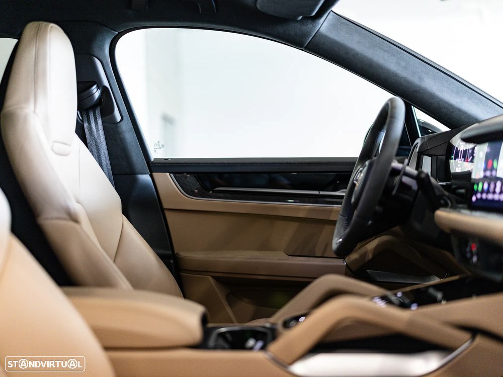 Porsche Cayenne Coupé E-Hybrid - 53