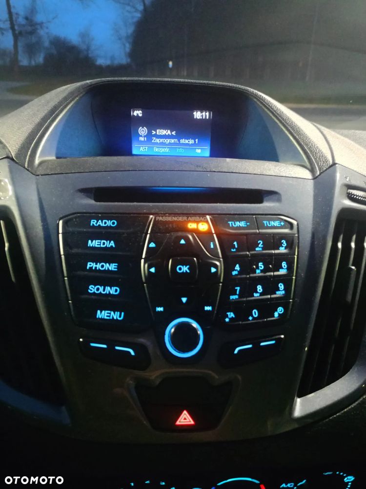 Ford Tourneo Custom - 15