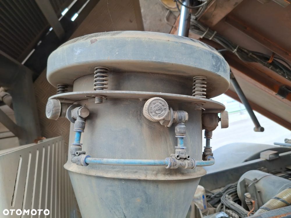 Mercedes-Benz Axor 1823 Zamiatarka Do Szyn Kolejowych Pojazd Szynowo Drogowy Czyszenie Szyn Torów Kolejowych - 24