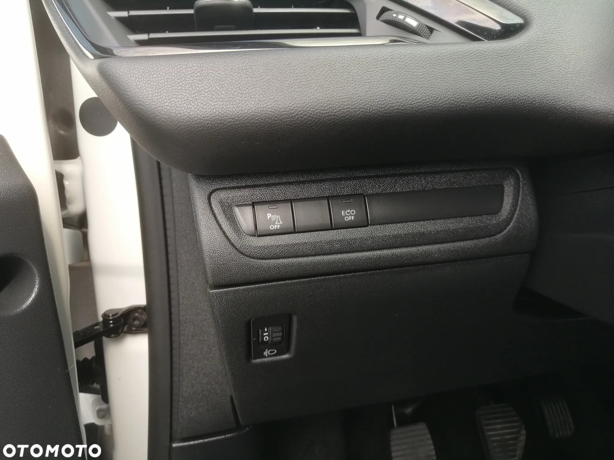 Peugeot 208 PureTech 82 Start & Stop Allure - 19