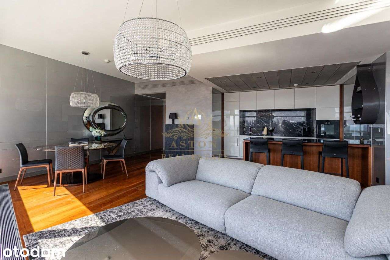 Exquisite apartment on Złota 44