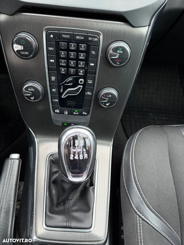 Volvo V40 D3 Momentum - 6