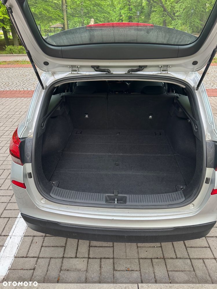 Hyundai i30 1.6 D Classic + - 10