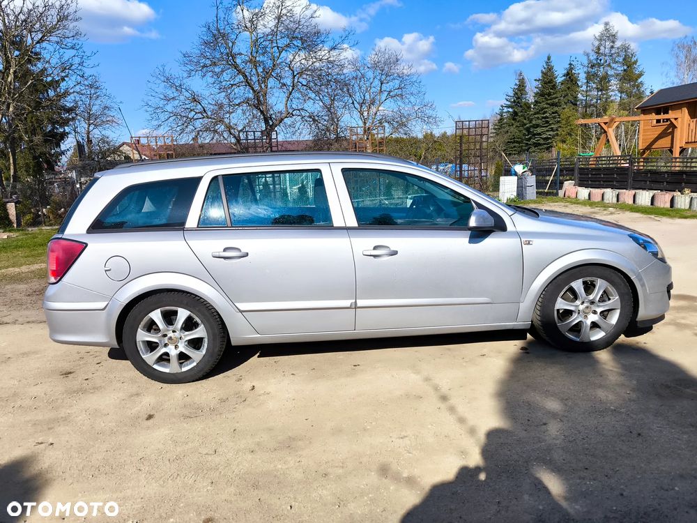 Opel Astra 1.9 CDTI - 9