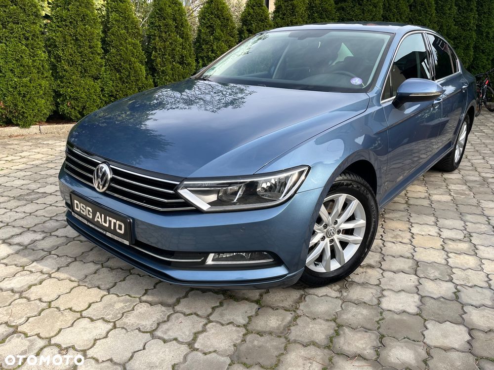 Volkswagen Passat - 1