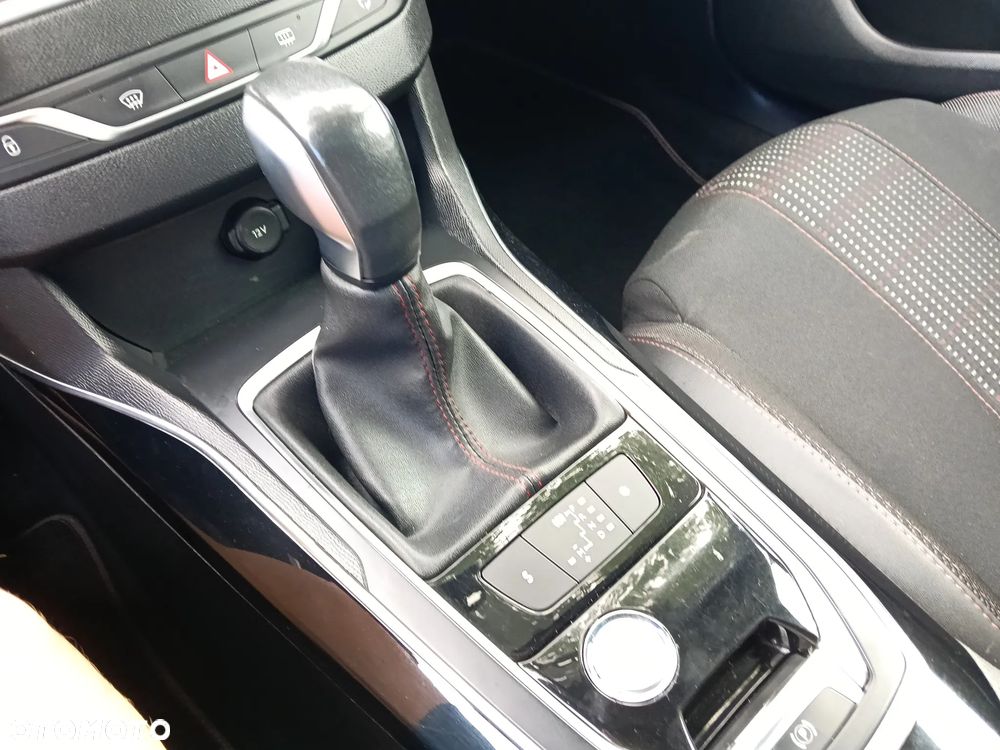 Peugeot 308 PureTech 130 GPF EAT8 Black Edition - 18