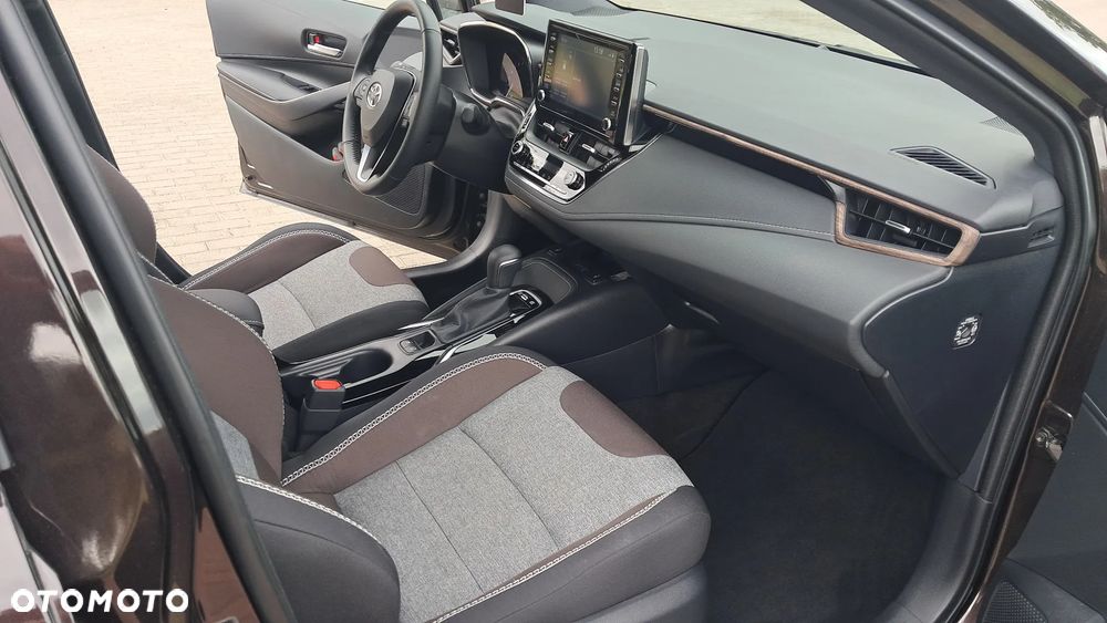 Toyota Corolla - 11