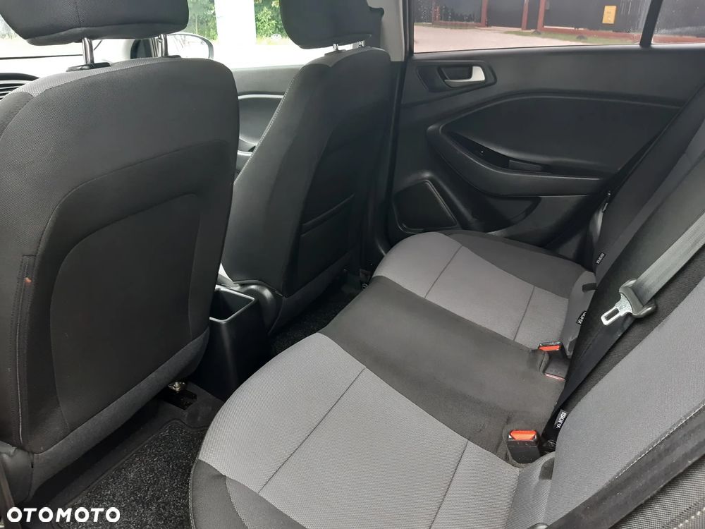 Hyundai i20 blue 1.2 Advantage+ - 13
