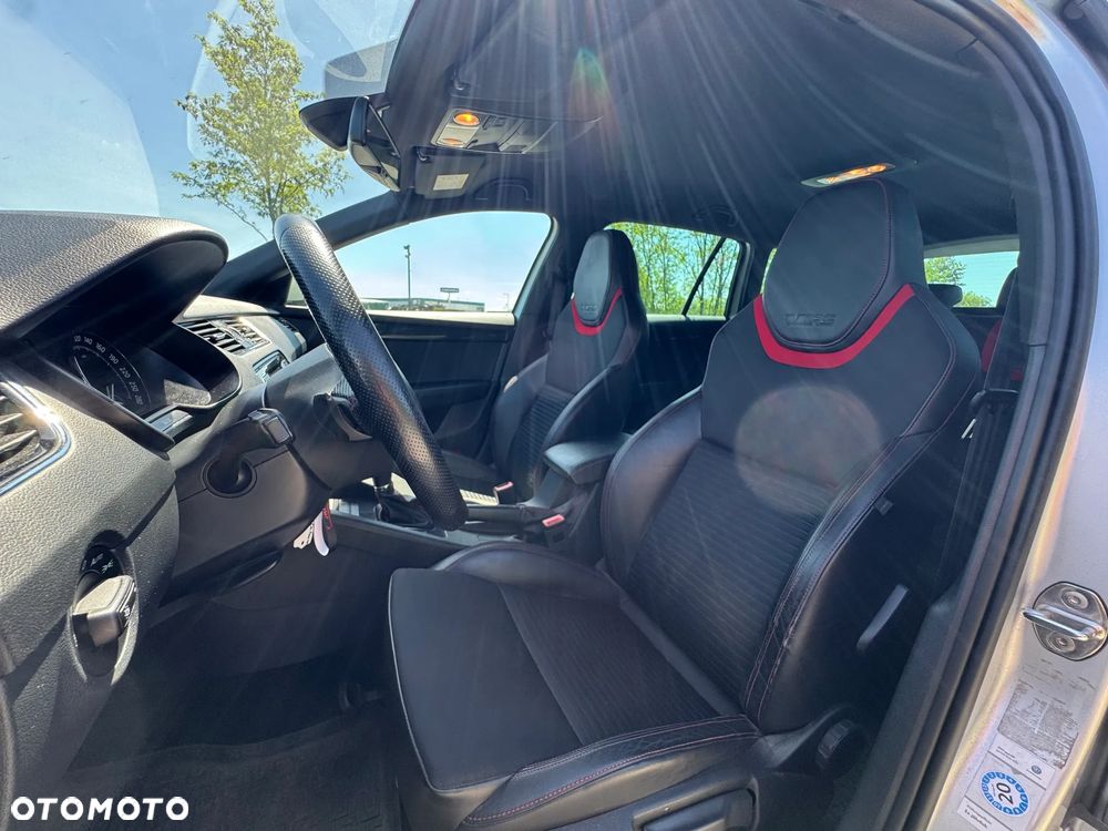 Skoda Octavia 2.0 TDI DSG RS - 28