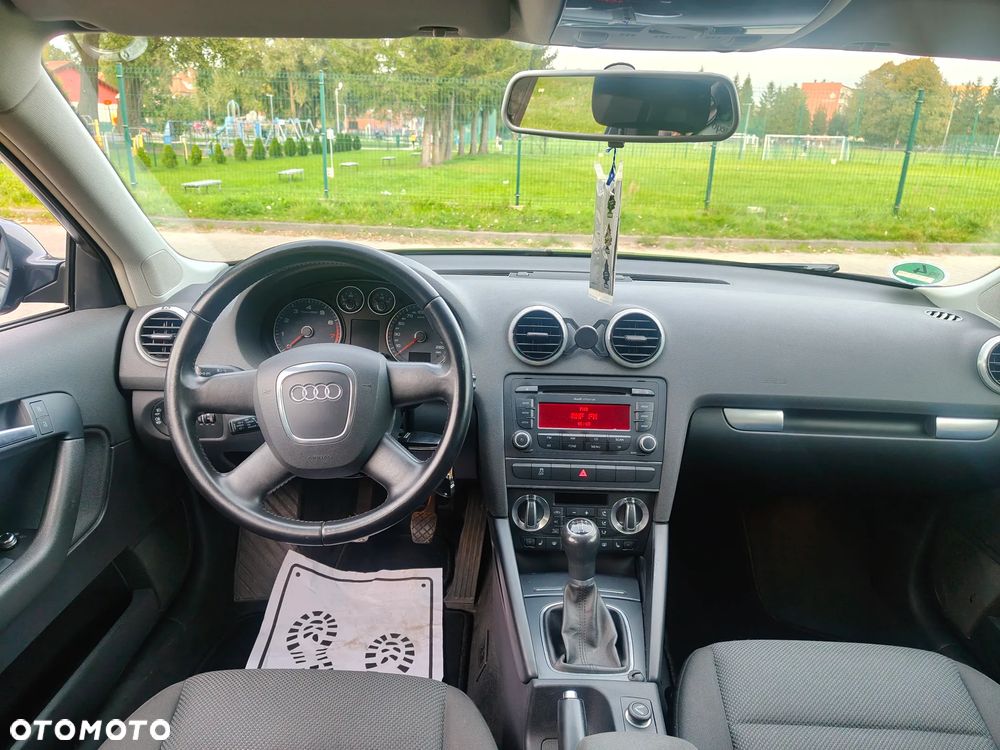 Audi A3 Sportback 1.6 Ambiente - 9
