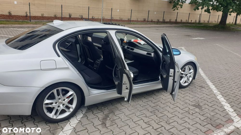 BMW Seria 3 320i - 16